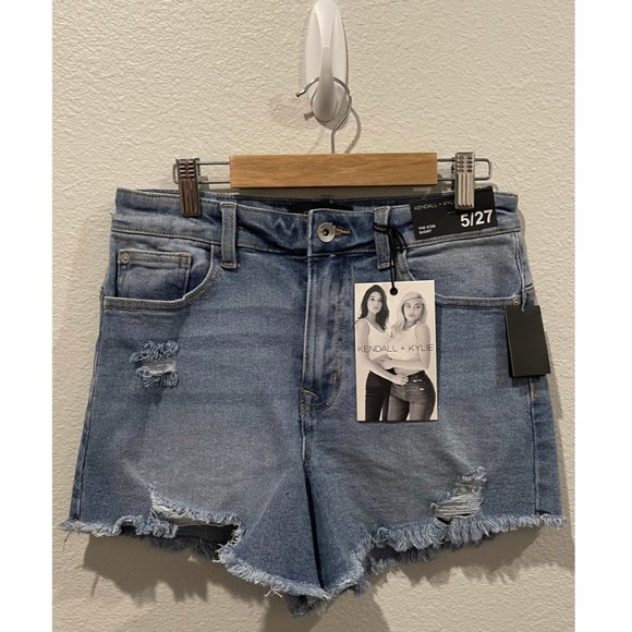 KENDALL AND KYLIE The Icon Distressed Shorts - Picture 2 of 4